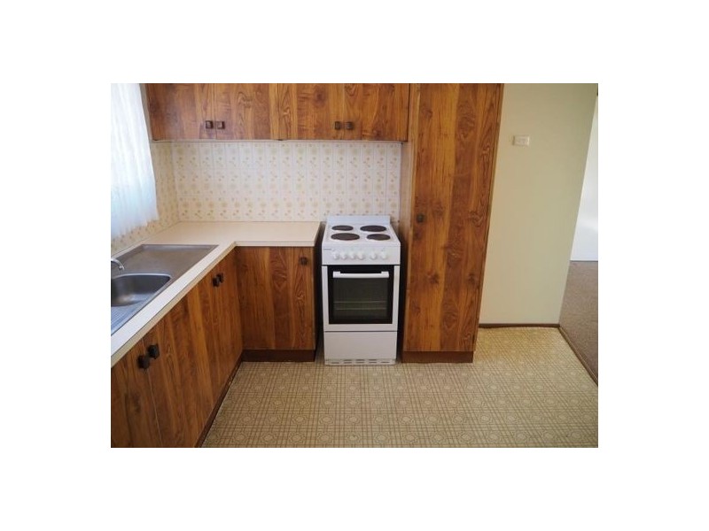 2/4 Illoura Street, Tamworth NSW 2340