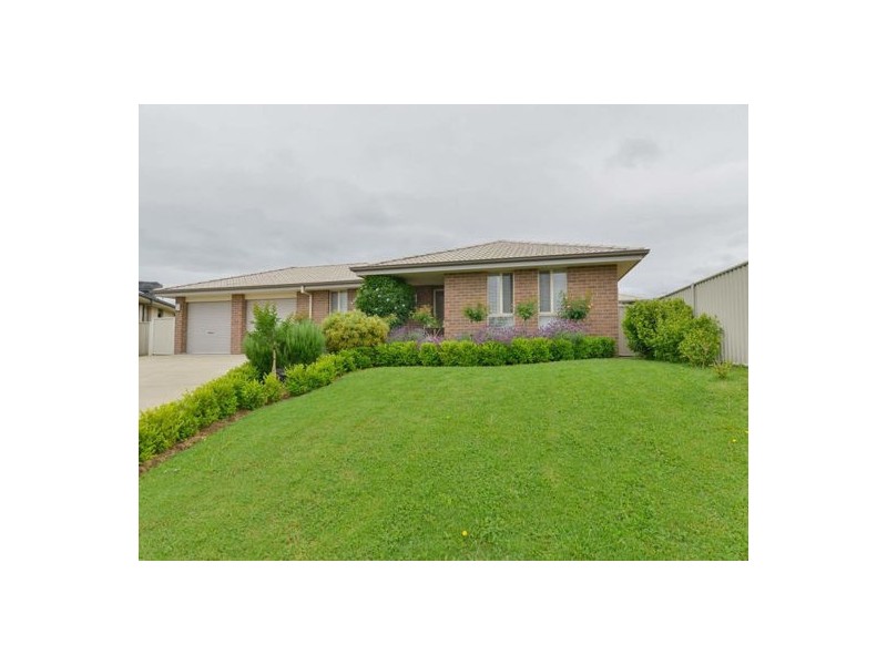 5 Sippel Close, Tamworth NSW 2340
