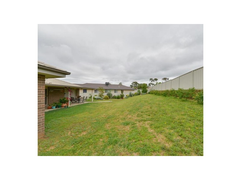 5 Sippel Close, Tamworth NSW 2340