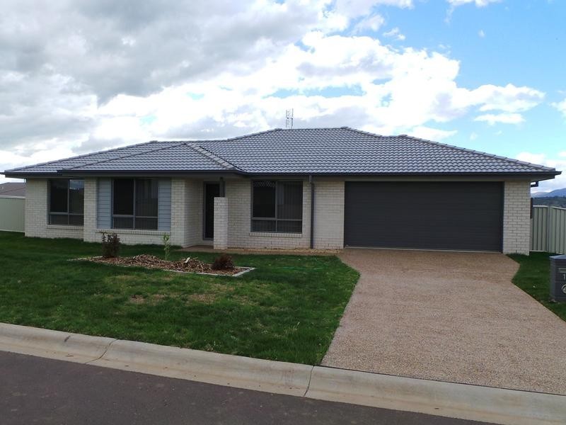 17 Drakeford Street, Tamworth NSW 2340