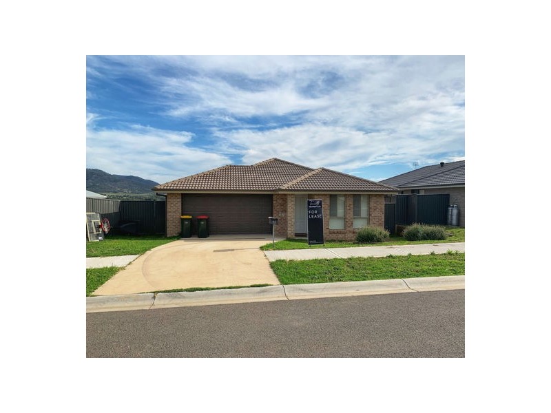 32 Reginald Drive, Tamworth NSW 2340