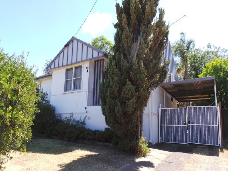 208 Manilla Road, Tamworth NSW 2340