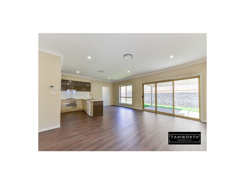 2/3 Ventnor Drive, Tamworth NSW 2340