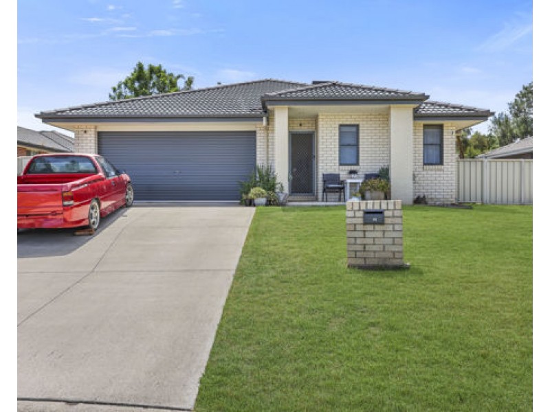 14 Water Gum Close, Tamworth NSW 2340