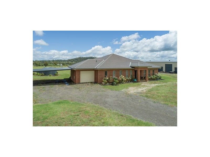 5 Woodswallow Close, Tamworth NSW 2340