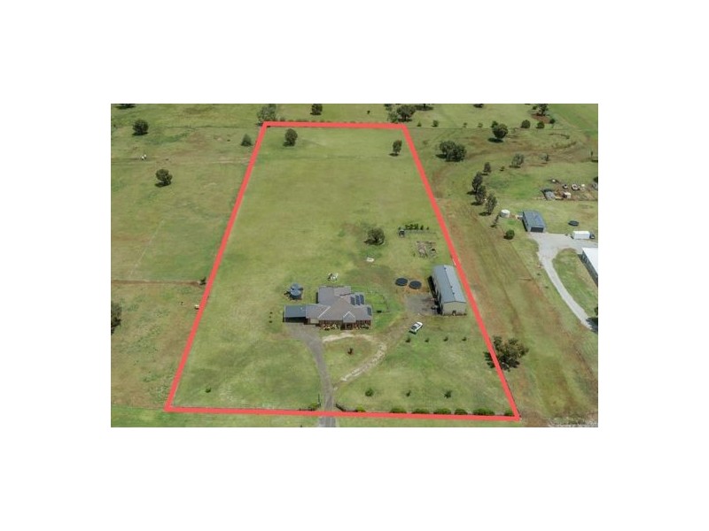 5 Woodswallow Close, Tamworth NSW 2340