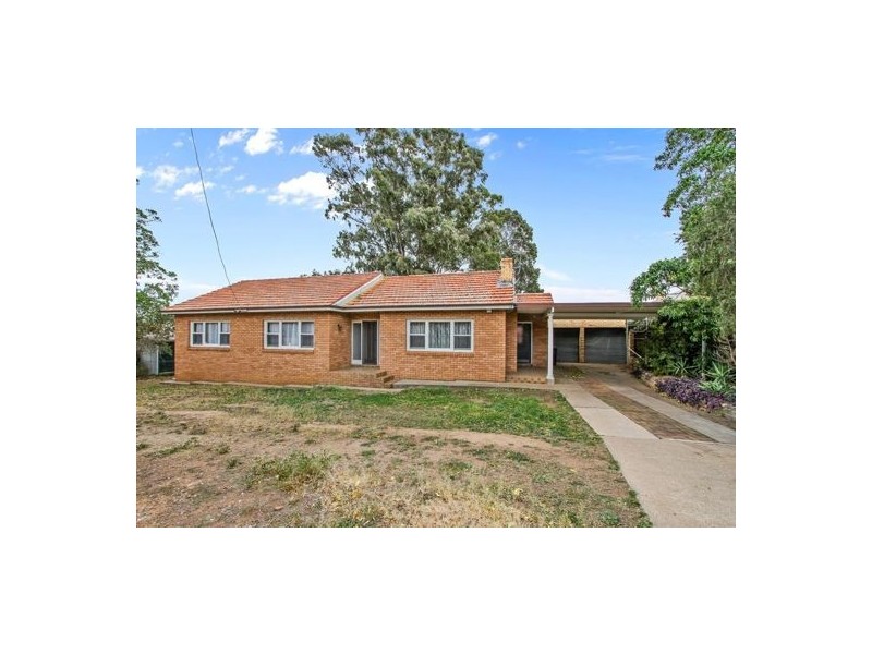 64 Roderick Street, Tamworth NSW 2340