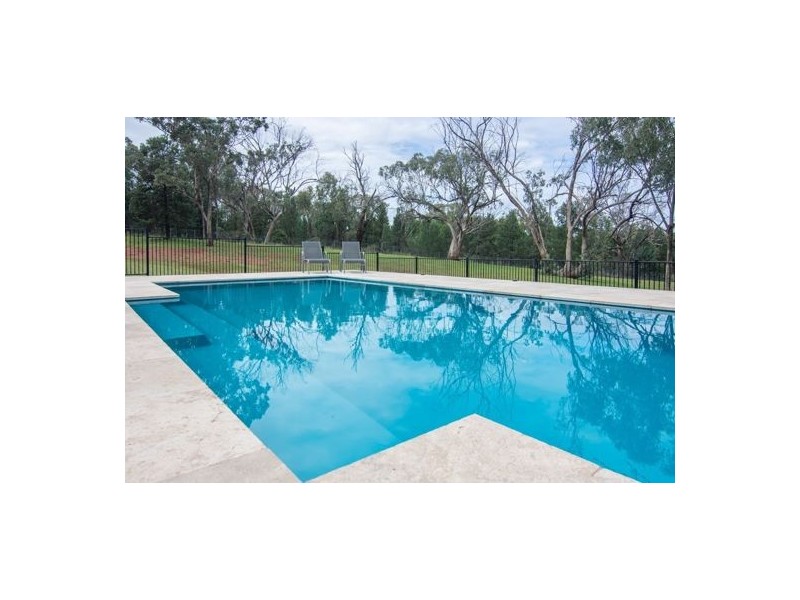 27 Austral Road, Tamworth NSW 2340