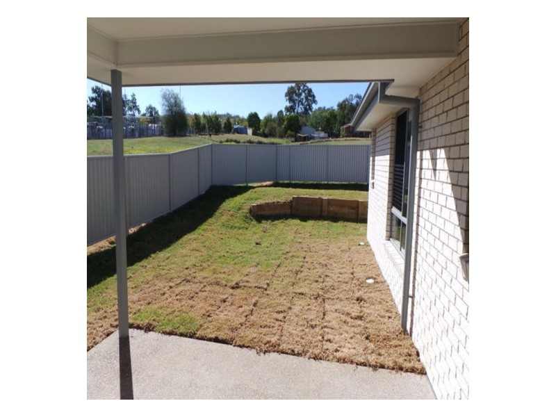 37 Tulipwood Crescent, Tamworth NSW 2340