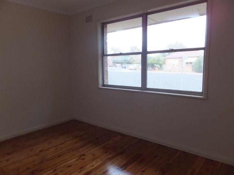 2/88 Denison Street, Tamworth NSW 2340