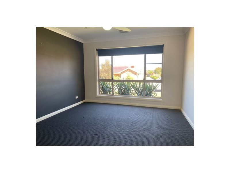 12 The Retreat, Tamworth NSW 2340