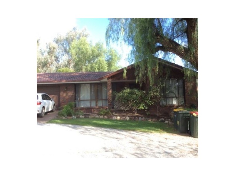 8 Eucalypt Av, Tamworth NSW 2340