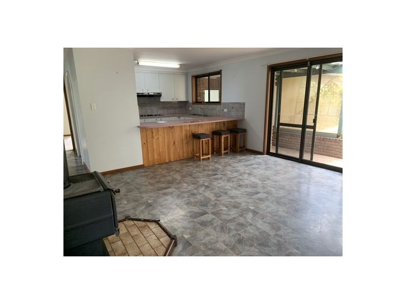 8 Eucalypt Av, Tamworth NSW 2340