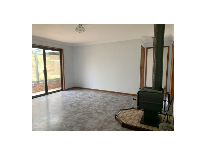 8 Eucalypt Av, Tamworth NSW 2340