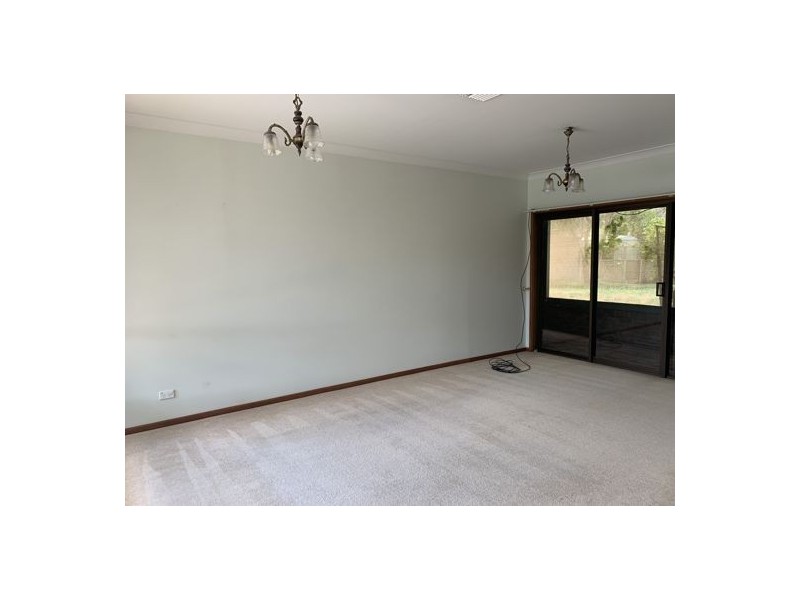 8 Eucalypt Av, Tamworth NSW 2340