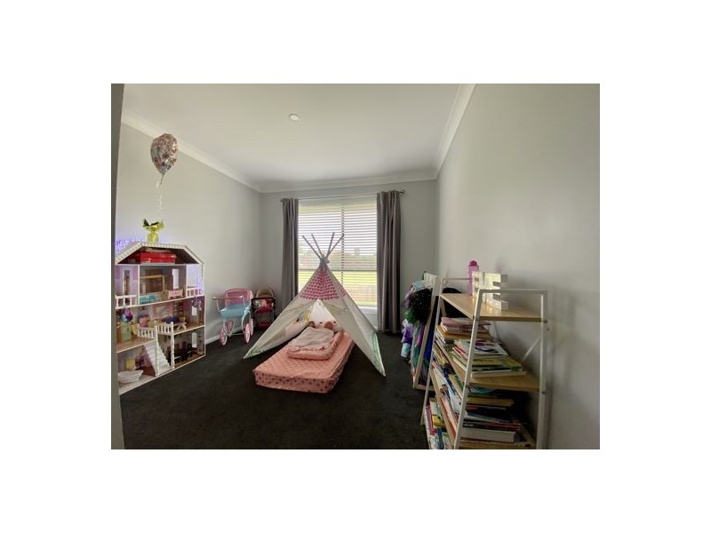 14 Illawara Place, Tamworth NSW 2340