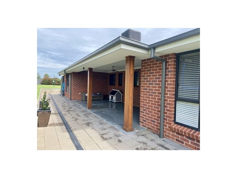 14 Illawara Place, Tamworth NSW 2340