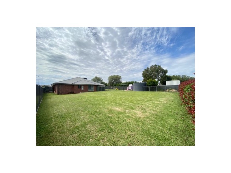 14 Illawara Place, Tamworth NSW 2340