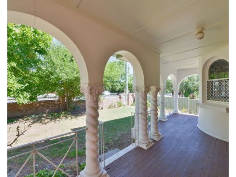 36 White Street, Tamworth NSW 2340