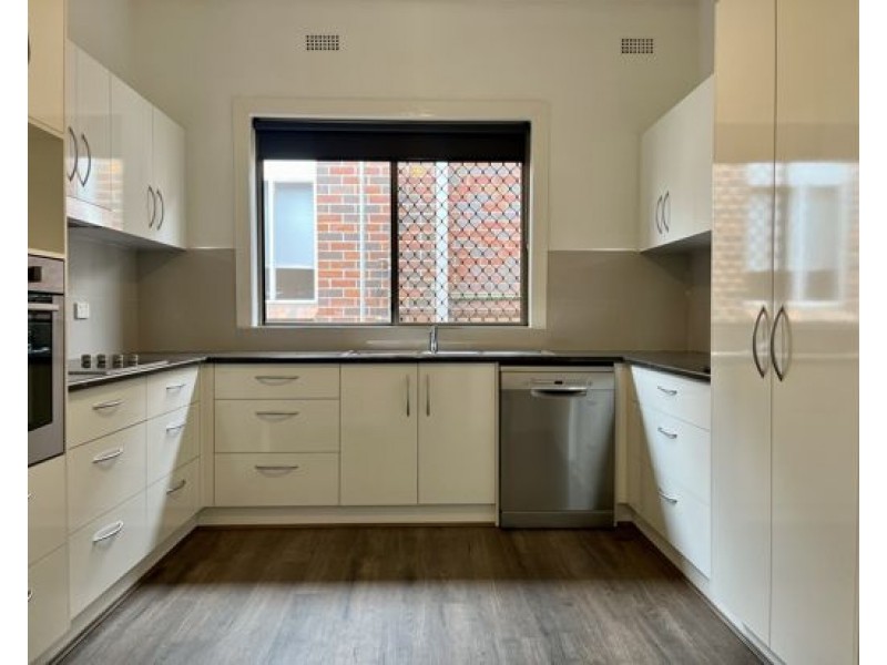 36 White Street, Tamworth NSW 2340