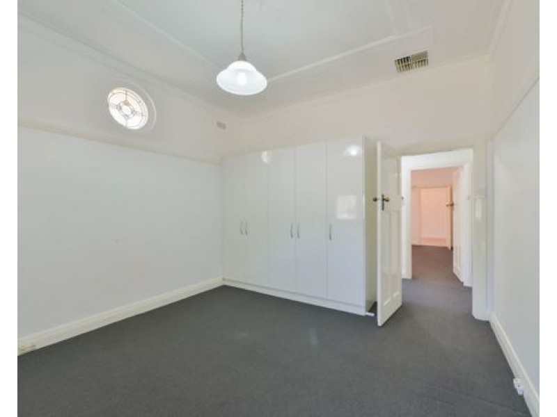 36 White Street, Tamworth NSW 2340