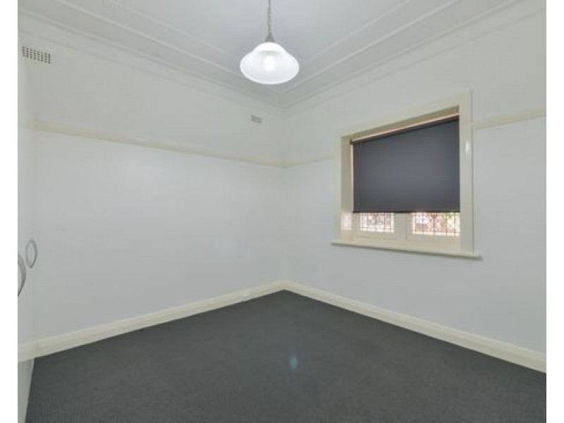 36 White Street, Tamworth NSW 2340