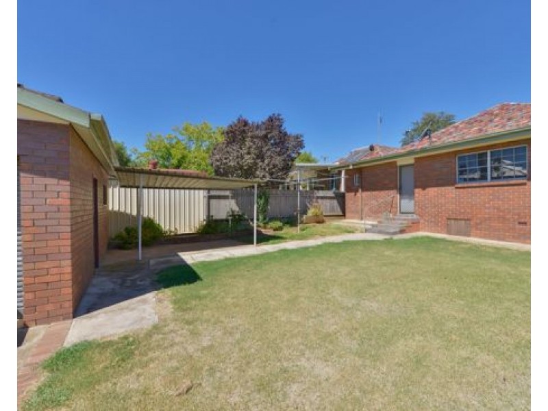 36 White Street, Tamworth NSW 2340
