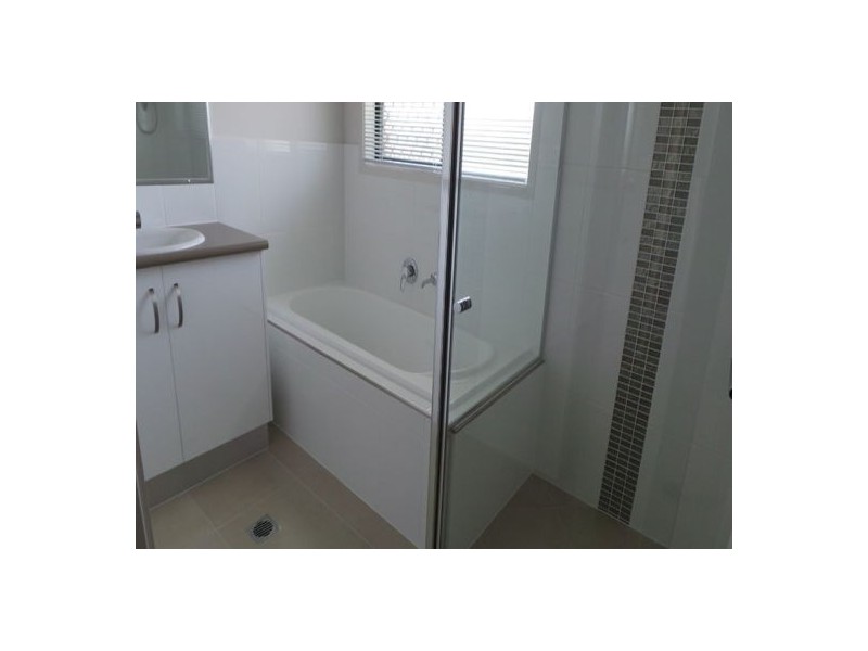 16B McKinlay Place, Tamworth NSW 2340