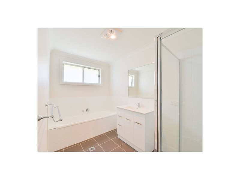 2A Reginald Drive, Tamworth NSW 2340