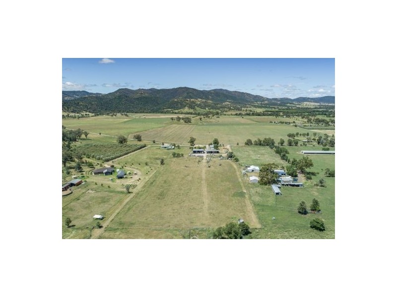 53 Back-Limbri Road, Kootingal NSW 2352