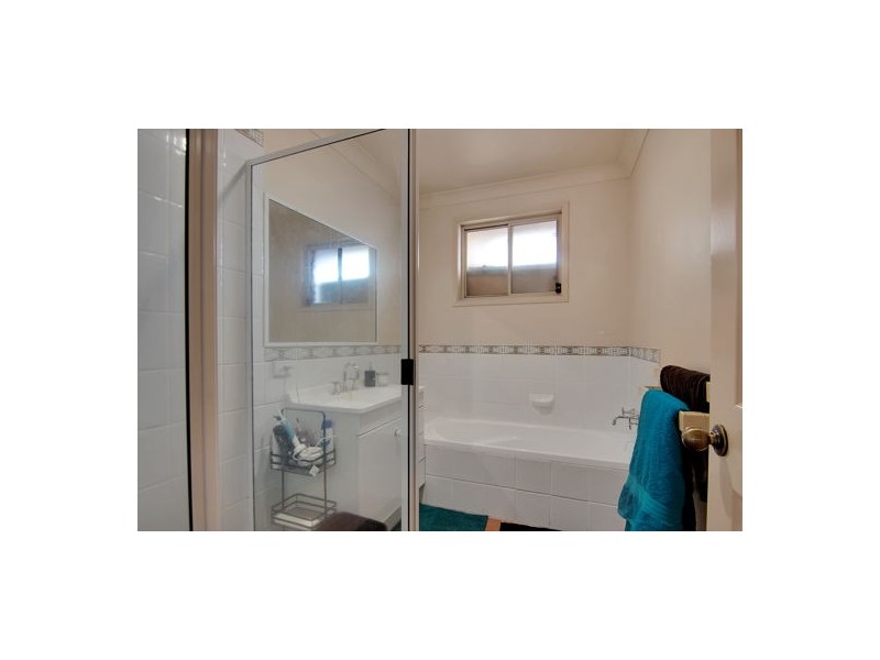 4 Giles Place, Tamworth NSW 2340