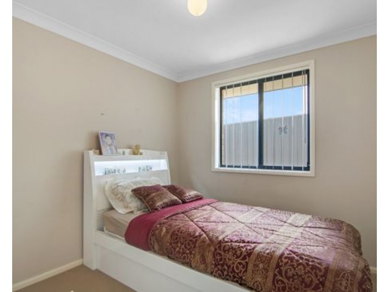 18 Falcon Drive, Tamworth NSW 2340