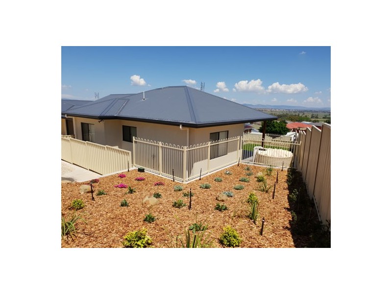 2/9 Wollemi Close, Tamworth NSW 2340