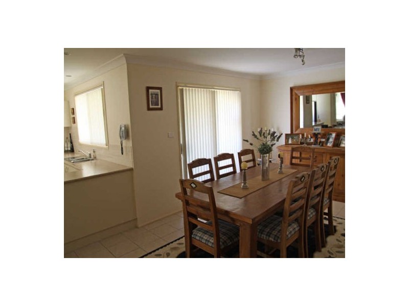 18 Warburton Drive, Tamworth NSW 2340