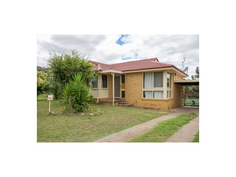 12 Ernest Street, Tamworth NSW 2340