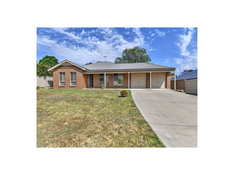 42 Campbell Road, Tamworth NSW 2340