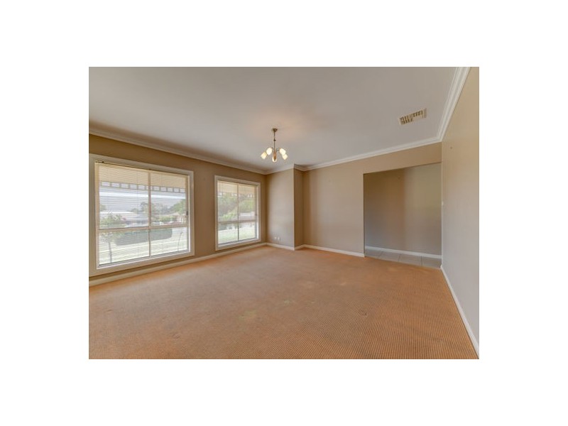 42 Campbell Road, Tamworth NSW 2340