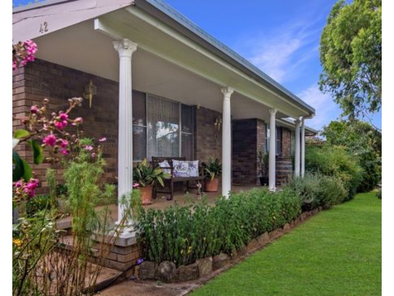 42 Myrene Avenue, Tamworth NSW 2340