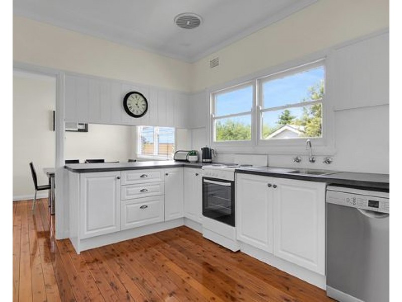 24 Dean Street, Tamworth NSW 2340