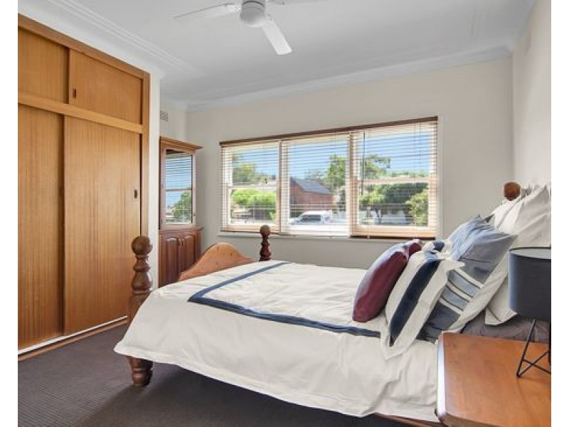 24 Dean Street, Tamworth NSW 2340