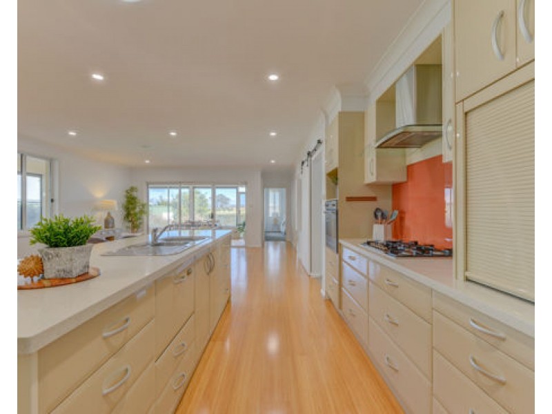 24 Peak Drive, Tamworth NSW 2340
