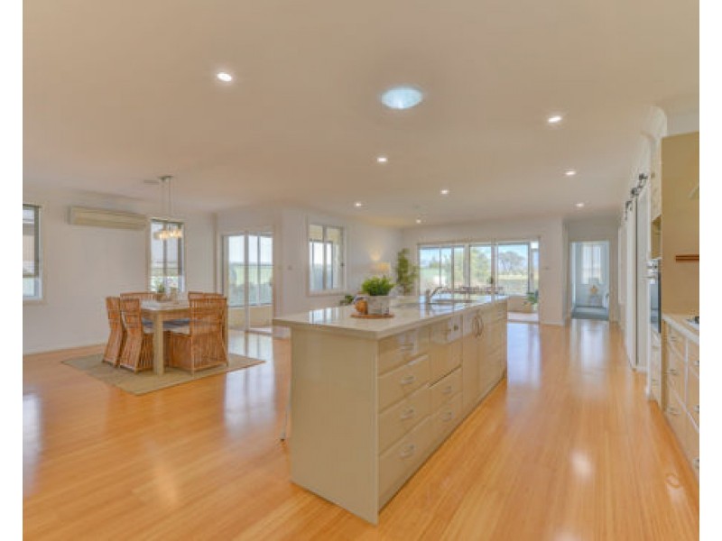 24 Peak Drive, Tamworth NSW 2340