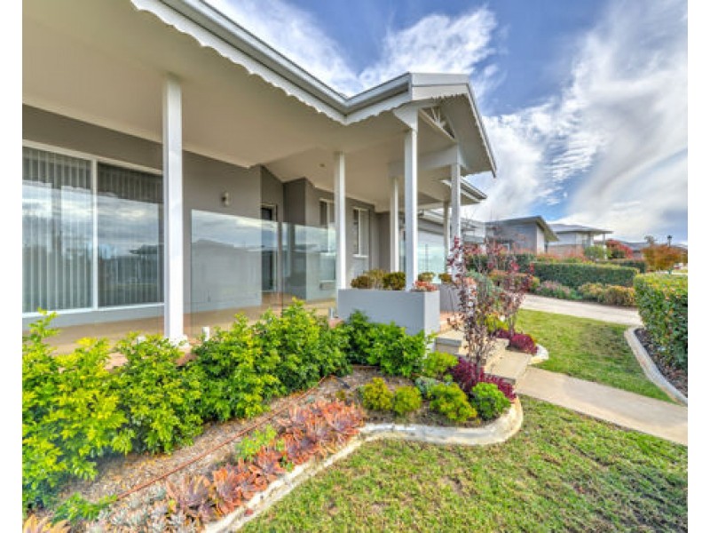 24 Peak Drive, Tamworth NSW 2340
