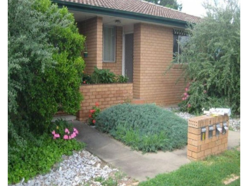 4/3 Edinburgh Avenue, Tamworth NSW 2340