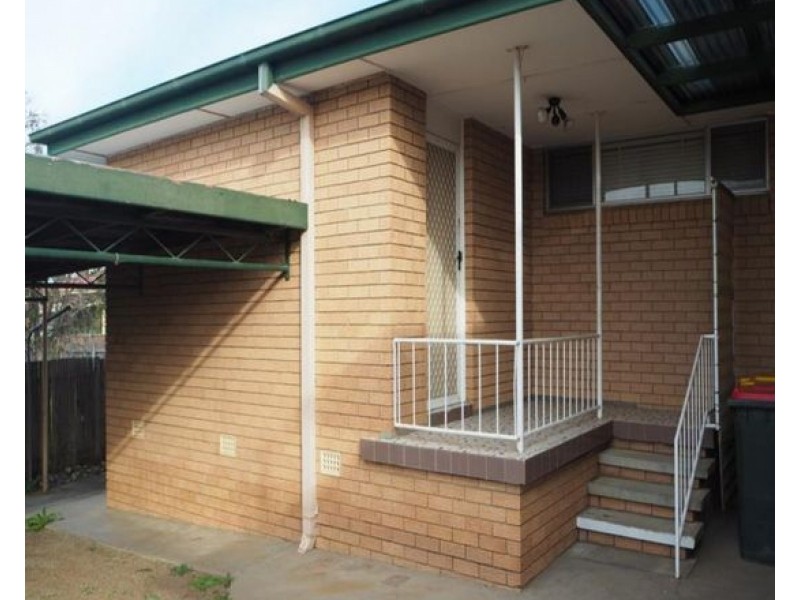 4/3 Edinburgh Avenue, Tamworth NSW 2340