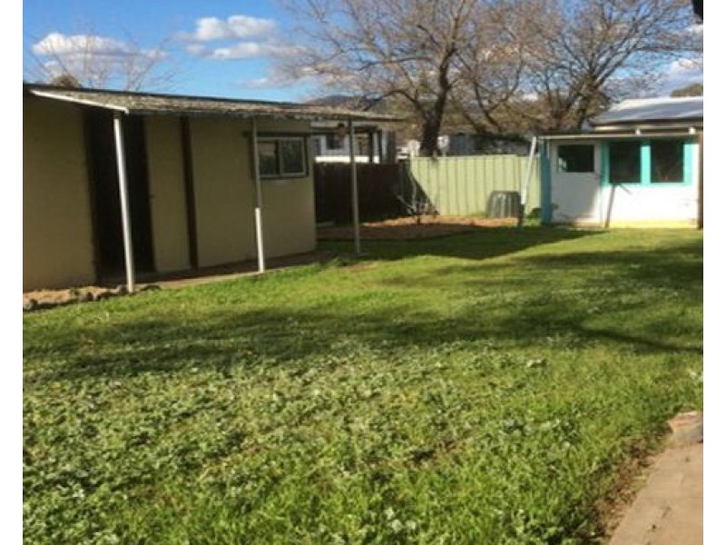 14 Dorothy Avenue, Kootingal NSW 2352