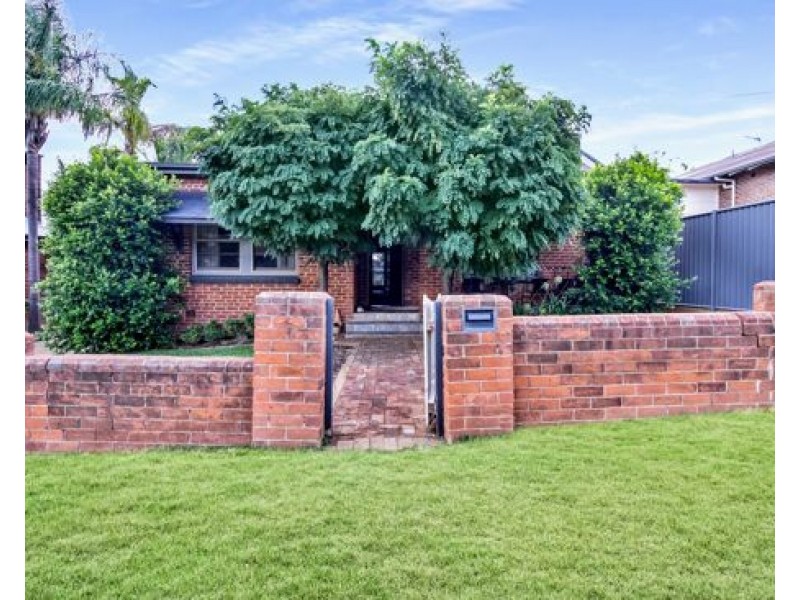 52 Roderick Street, Tamworth NSW 2340