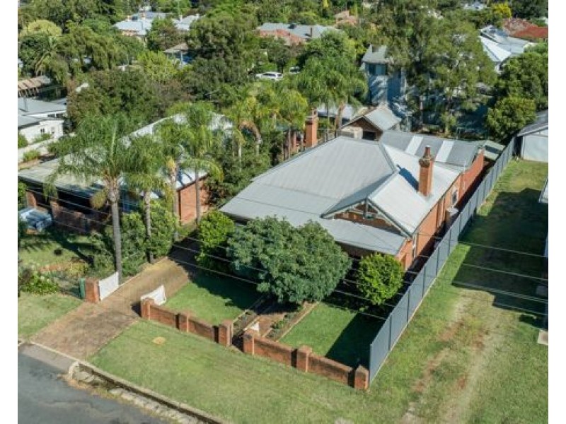 52 Roderick Street, Tamworth NSW 2340