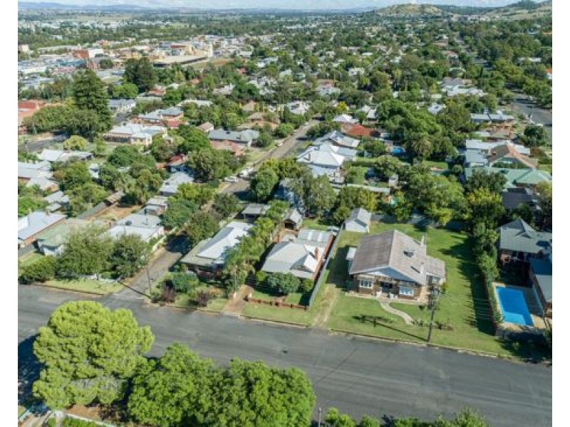 52 Roderick Street, Tamworth NSW 2340