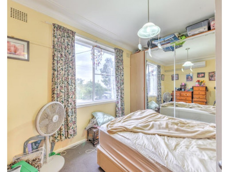 25 Thompson Crescent, Tamworth NSW 2340